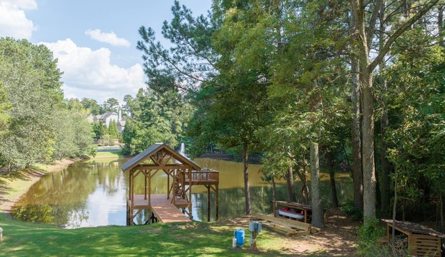 Experience the Private Pond & Dock |Relax by the Fire |Raving Reviews at Blackjack Acres|Truist Park