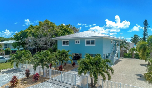 Experience the relaxation and breathtaking natural beauty of the Florida Keys.
