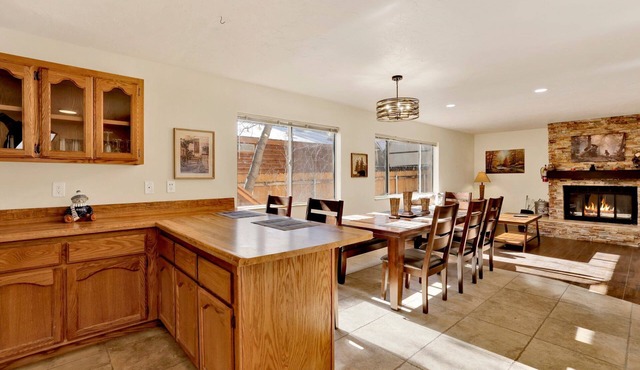 Experience the serene 2596-Pine Woods Retreat in Sugarloaf, with forest views!