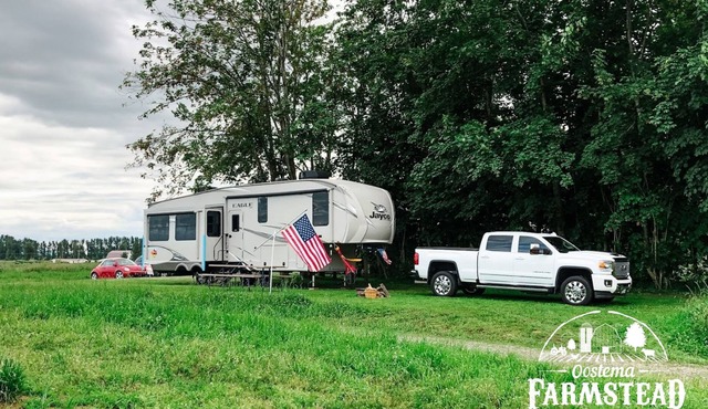 Experience the Serenity of Nature on a Farm