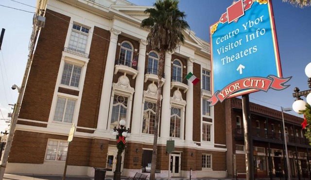 Experience the TINY HOUSE