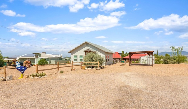 Experience the Wild West in Style: Unforgettable Getaway in Tombstone, Arizona!