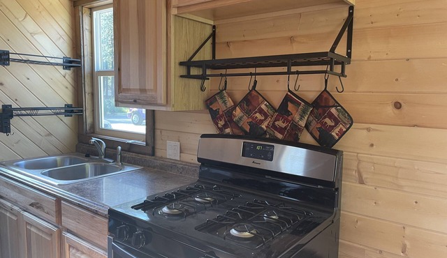 Experience Tiny Cabin Living. Close to recreational activities.