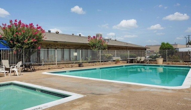 Experience Tyler’s Attractions from a Welcoming Premium Room