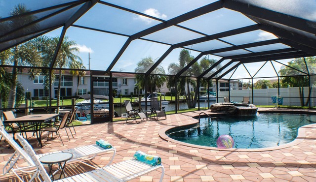 Experience Ultimate Relaxation: Waterfront, Spa, Pool & Exclusive Offers!