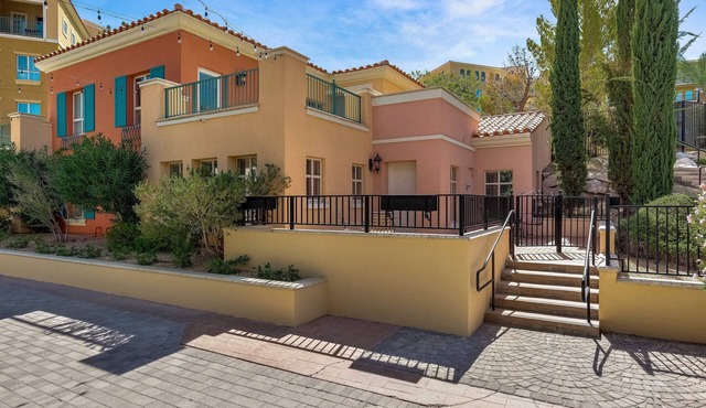 Experience Village Vibes Cozy 3-Bedroom Casita