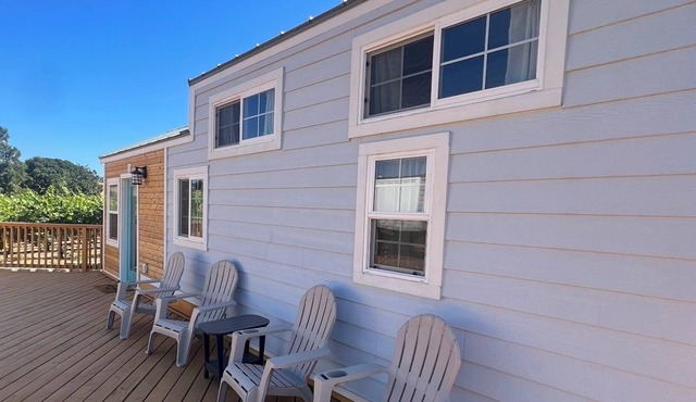 Experience Vineyard Bliss in our Charming Tiny Home with a Lofted Bedroom