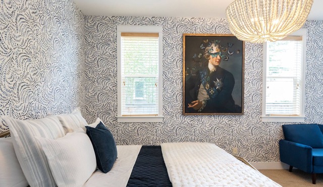 Expertly Decorated Smart-Home with Mountain Views