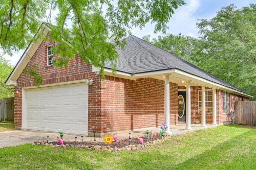 Explore Alvin! Charming Home Near College and Dtwn
