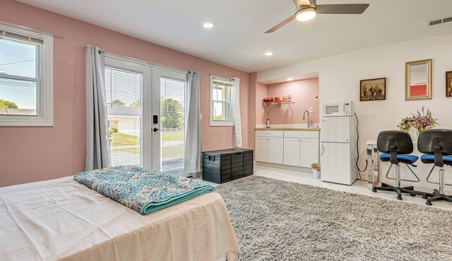 Explore ATL! Cozy Couple's Hideaway in Ellenwood