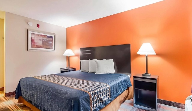 Explore Atlanta from Stylish Mableton Getaway! Free Parking!