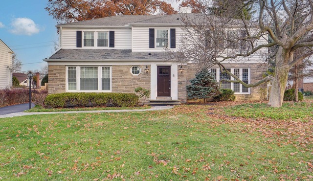 Explore Cleveland Attractions! Family-Focused Home