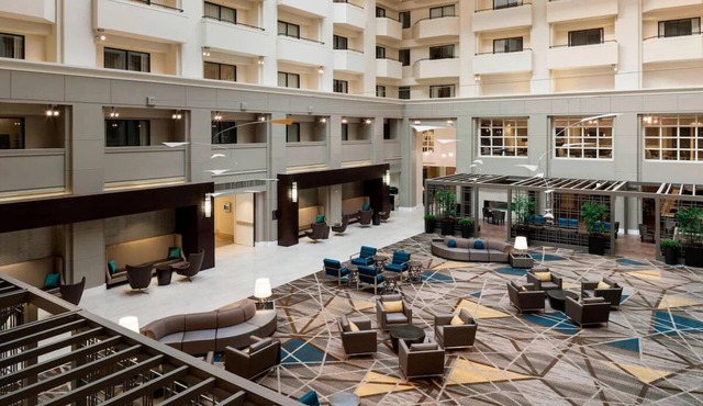 Explore Fairfax from a Comfortable Stay Near GMU and Fair Oaks Mall