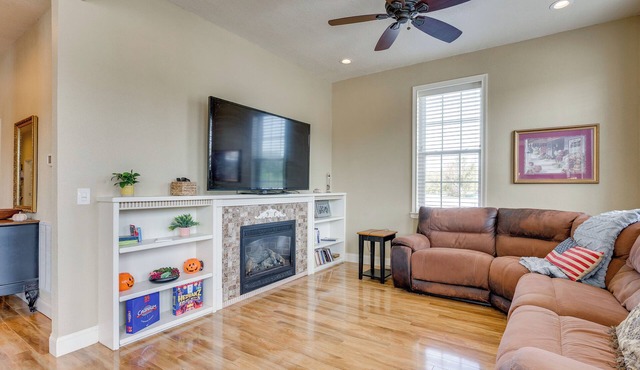 Explore Historic Dtwn! Walkable Loft in Murphy