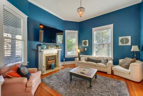 Explore Jackson! Historic Belhaven Home with Porch