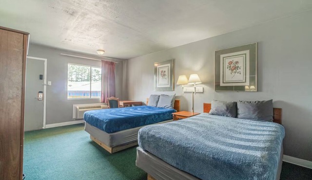 Explore Livingston from a Convenient Room with 2 Full Beds
