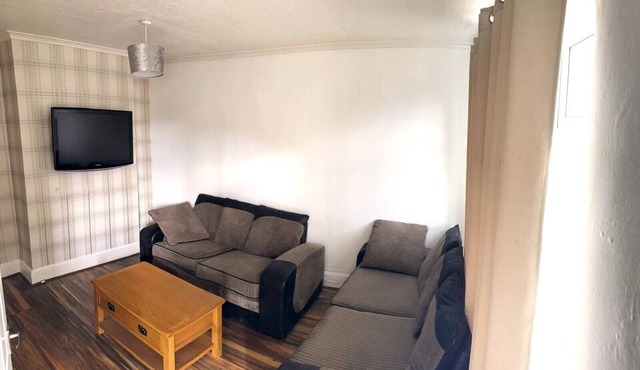 Explore Manchester from Our Spacious 3-Bedroom House