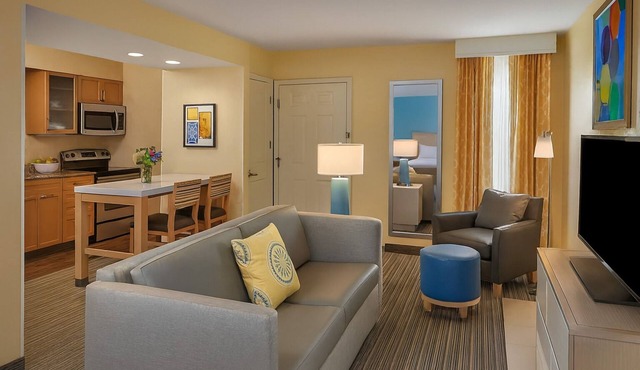 Explore Middleburg Heights! 3 Contemporary Units! Pets Allowed, FREE Parking!