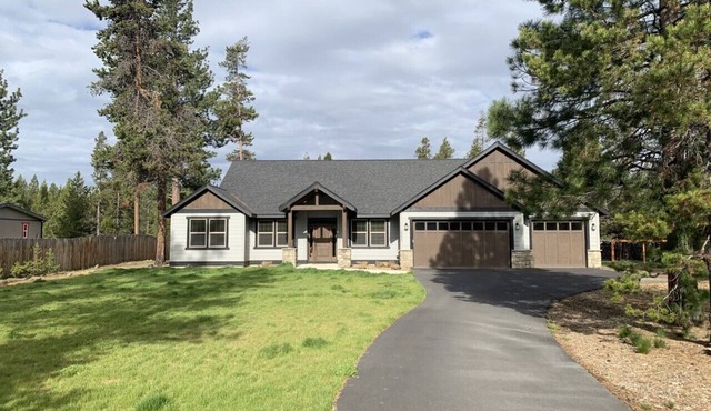 Explore Natures Beauty and Stay at Home in the Heart of Oregon's Wonderland