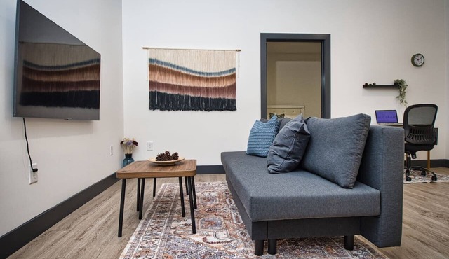 Explore New York City-20 Minutes Away With Designated Indoor Parking