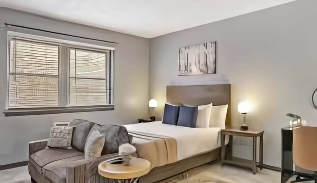 Explore Northside from Modern Studio Apartment with Washer and Dryer