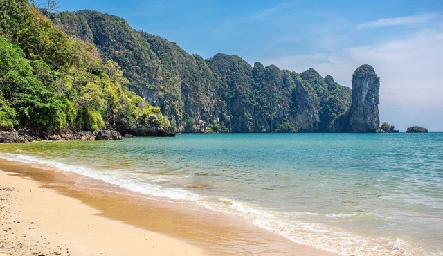 Explore our picturesque community and the numerous local attractions.