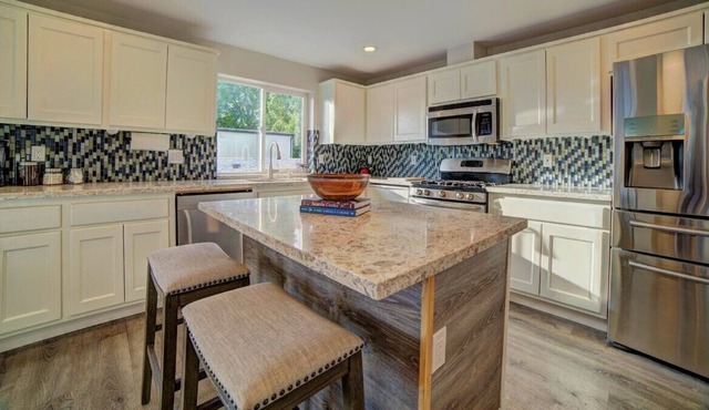 Explore PNW | 3 Mi Green Lake & Golden Gardens Beach | 15 Min 2 Dwtwn | 30 Min Whidbey Is Ferry