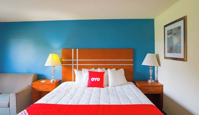 Explore Redwood Falls from Budget King Room w/Casino & Dining Nearby