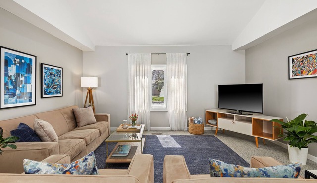 Explore Royal Oak and Birmingham from Merrill House!