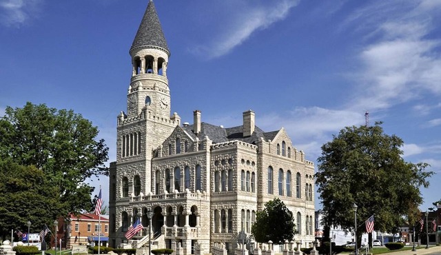 Explore Salem with 3 Relaxing Double Rooms, Free Breakfast and Parking Included!