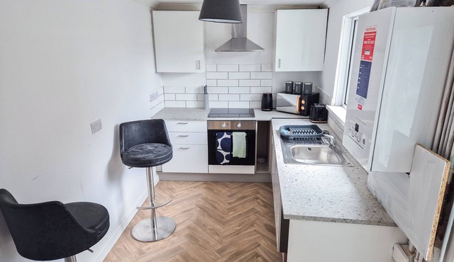 Explore Swansea! 4-Bed Delhi St Stay