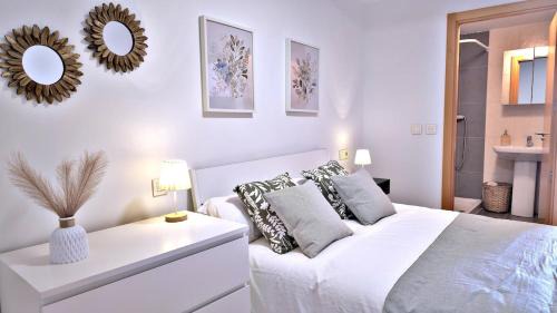 Explore Tarazona from This Central & Peaceful Flat