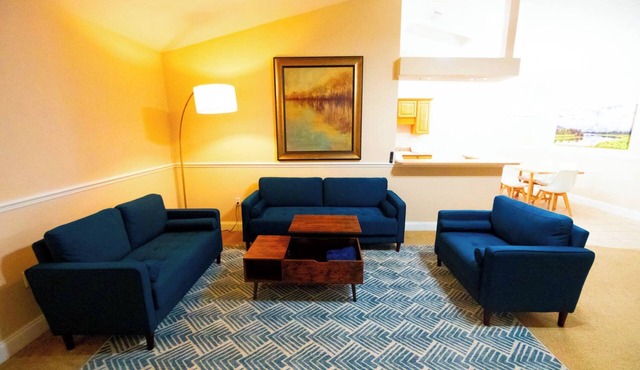 Explore the best of Florida roomy 3-bedroom house in charming Newberry with Wifi