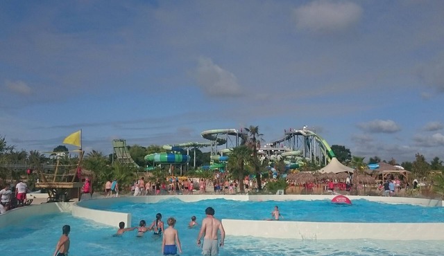 EXPLORE THE VENDEE IN THIS WONDERFUL TOWN HOUSE. 20 MINUTES FROM THE BEACHES