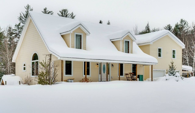 Explore the White Mountains! Spacious Rural Home