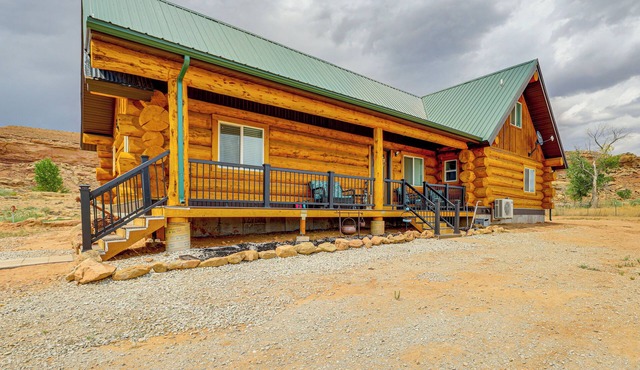 Explore Uintah Basin: 'Rustic Cliff Ranch A' Cabin