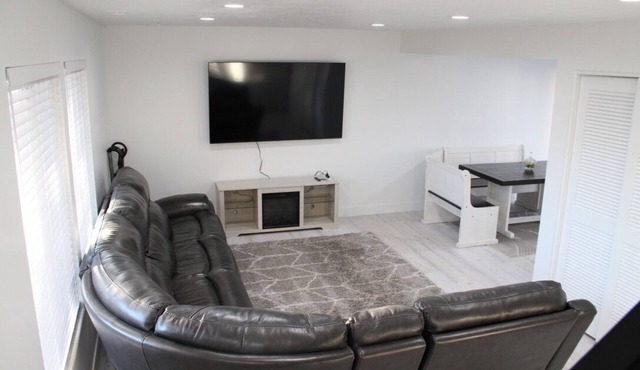 Explore Utah, 3 Bed 2.5 Bath Home