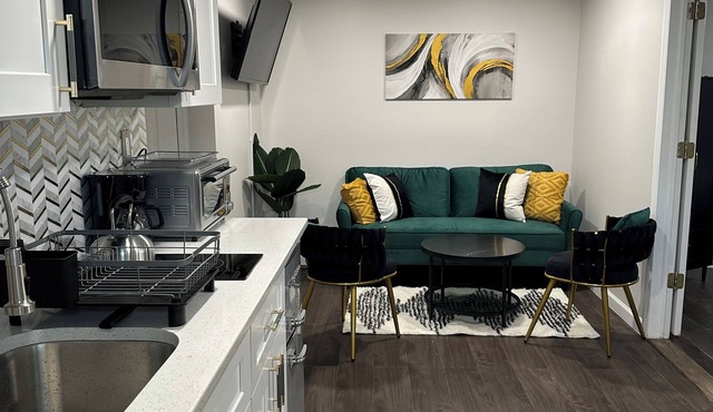 Express 2 Bedroom Haven near Airport in Orange, NJ