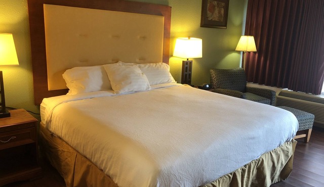 Express Airport Inn