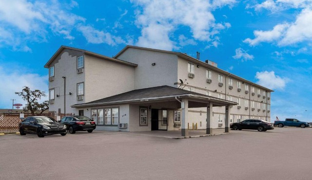 Express Inn & Suites San Antonio near SeaWorld - Medical Center