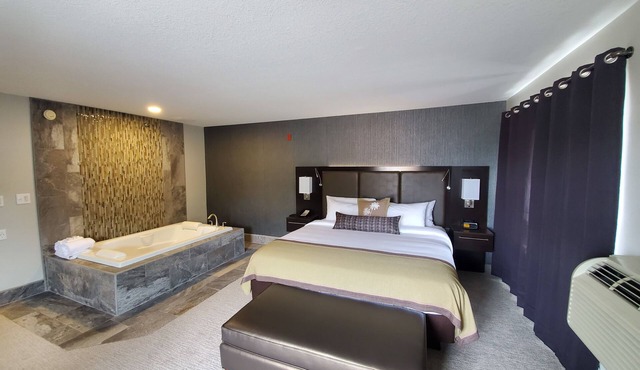 Express Suites Riverport Inn & Suites