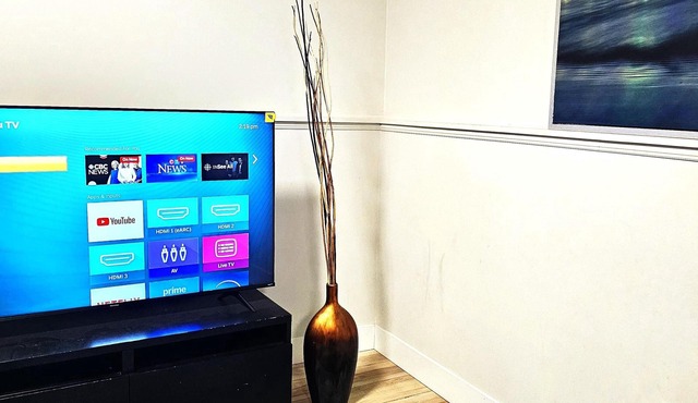Exquisite 1 bedroom apartment with living room & feel like home away from home