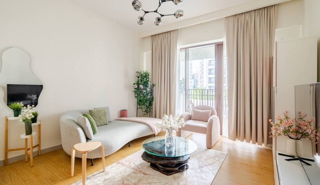 Exquisite 1-Bedroom with Pool Scenery in Dubai Creek Harbour