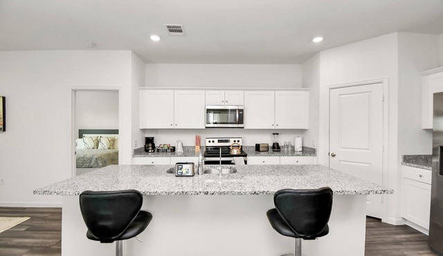Exquisite 4-Bedroom Home in Katy with pool access