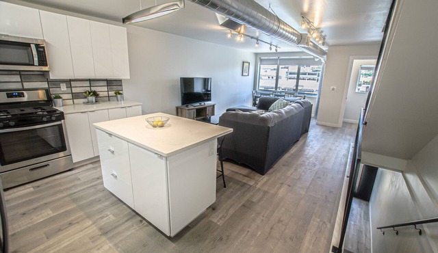 Exquisite 4Bed/3.5Bath Home W/Garage +Rooftop Deck