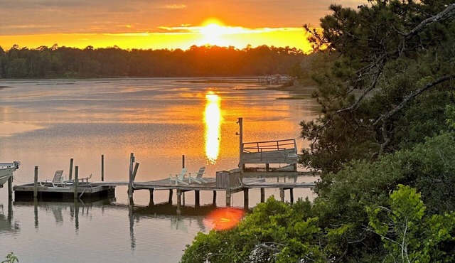 Exquisite 4BR, Boater's Dream, Private Dock!