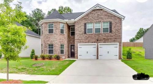 Exquisite 5 Bedroom Near Airport
