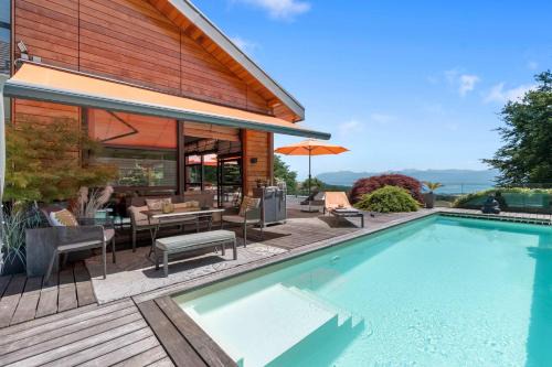 Exquisite 5-Bedroom Villa in Arzier for Families by GuestLee