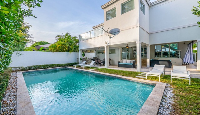 Exquisite 6BR/3.5BBTH Villa