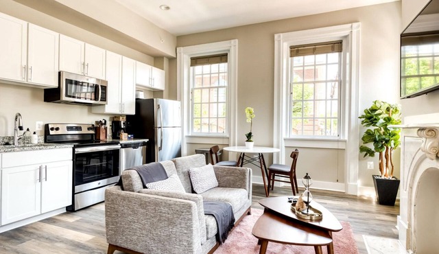 Exquisite Alexandria West 1BR w/W/D, nr Metrorail, by Blueground